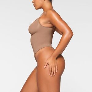 NWT! Skims Seamless Sculpt Scoop Neck Thong Bodysuit